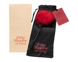 Päťdesiat odtieňov sivej - pohladenie (čierno-červené)