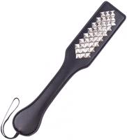 Plácačka s kovovými výstupkami Agony